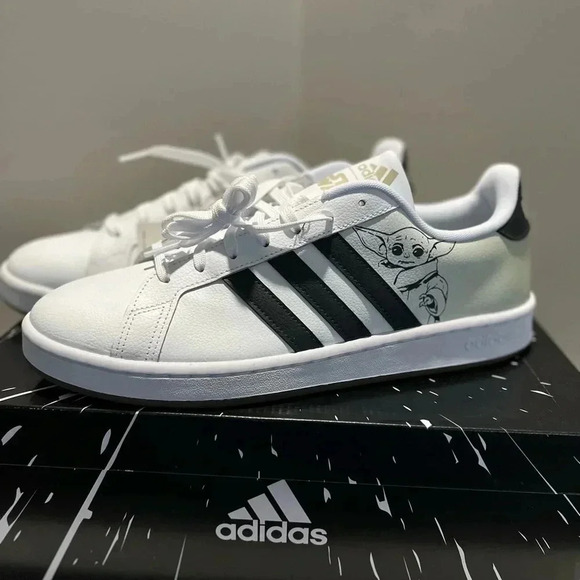Host Pick Adidas x Star  Wars Grand Court Baby Yoda - Picture 5 of 15